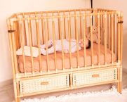 Les équipements incontournables pour le bien-être de vos tout-petits : le lit bébé en rotin