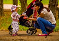 Les avantages de choisir une poussette trio